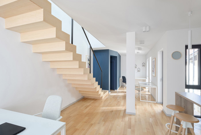 頂層工作室樓梯裝修設(shè)計效果圖