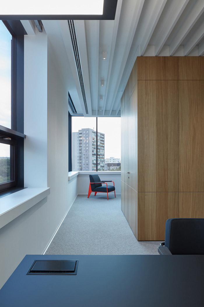 房產(chǎn)公司過(guò)道裝修設(shè)計(jì)效果圖