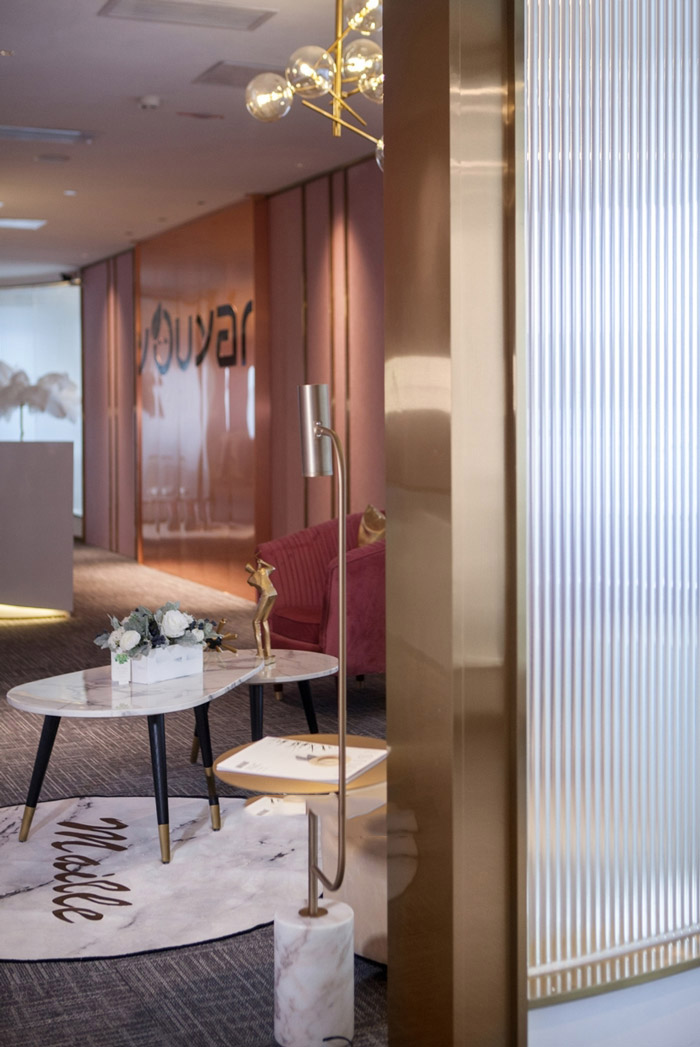 化妝品公司辦公室過渡區(qū)裝修設計效果圖