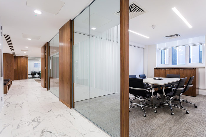 保險公司辦公室洽談室裝修效果圖