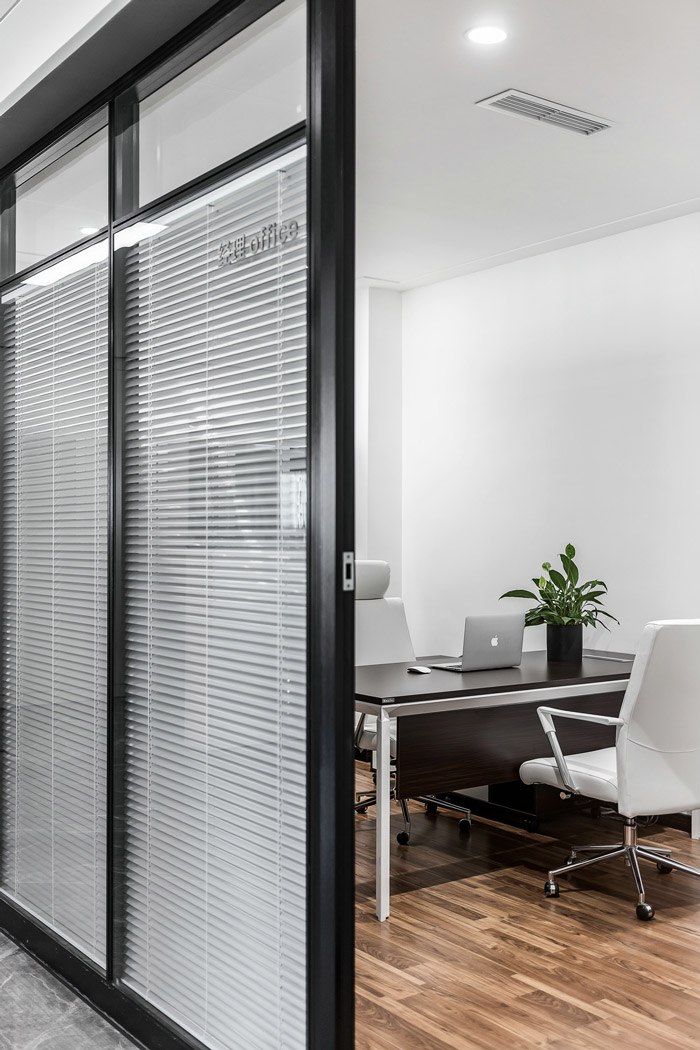 600m2現(xiàn)代經(jīng)理辦公室裝修設(shè)計(jì)效果圖