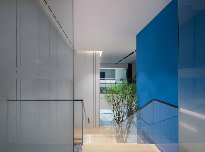 總部辦公樓樓梯裝修效果圖