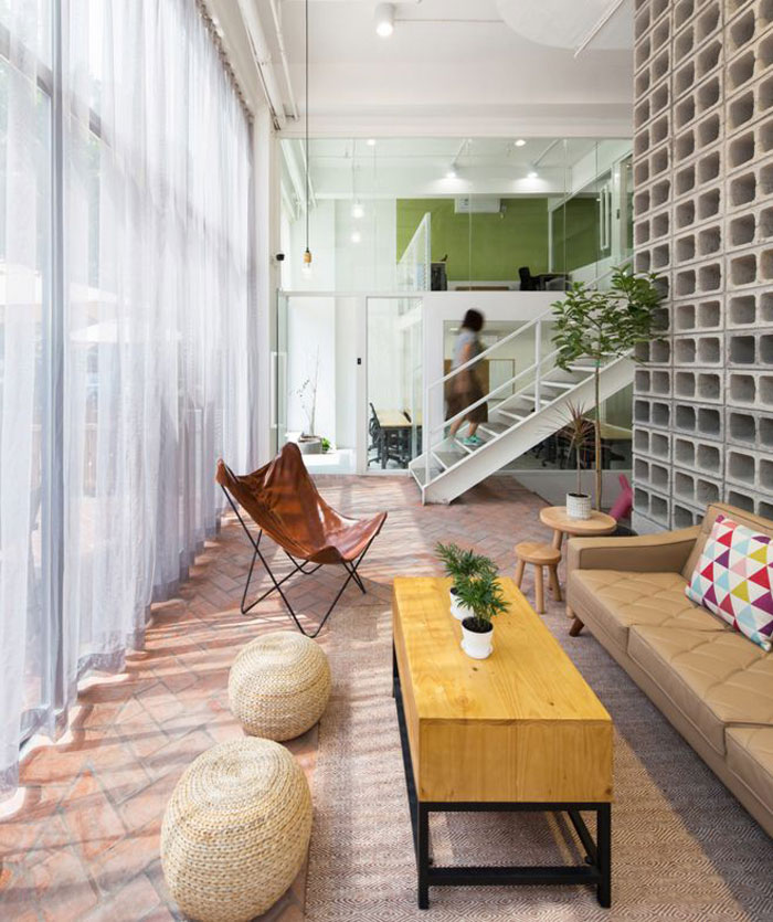 工廠改造辦公室接待區(qū)設(shè)計(jì)效果圖