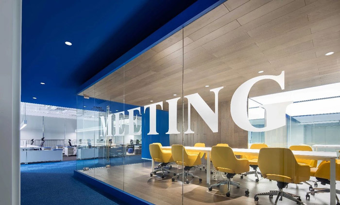 it公司辦公室會(huì)議室設(shè)計(jì)效果圖