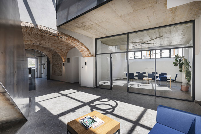 舊廠房辦公室入口裝修設(shè)計(jì)效果圖