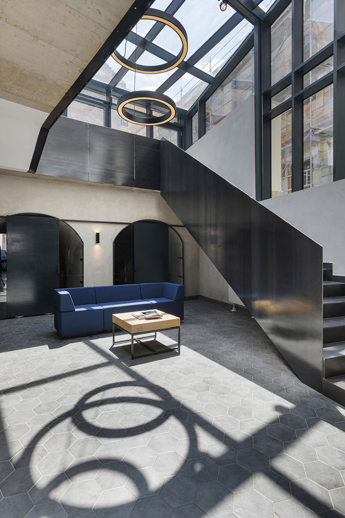 舊廠房辦公室接待區(qū)裝修設(shè)計(jì)效果圖