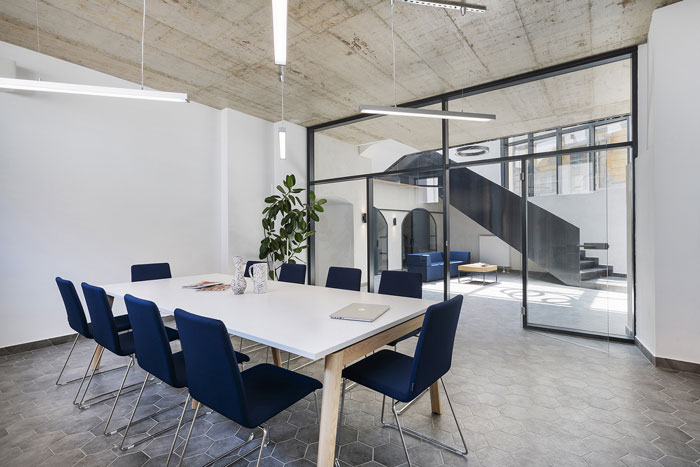 舊廠房辦公室會(huì)議室裝修設(shè)計(jì)效果圖