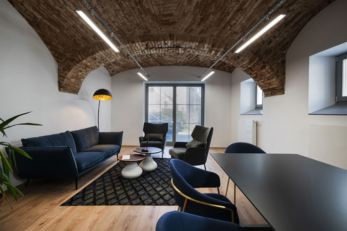 舊廠房辦公室洽談室裝修設(shè)計(jì)效果圖