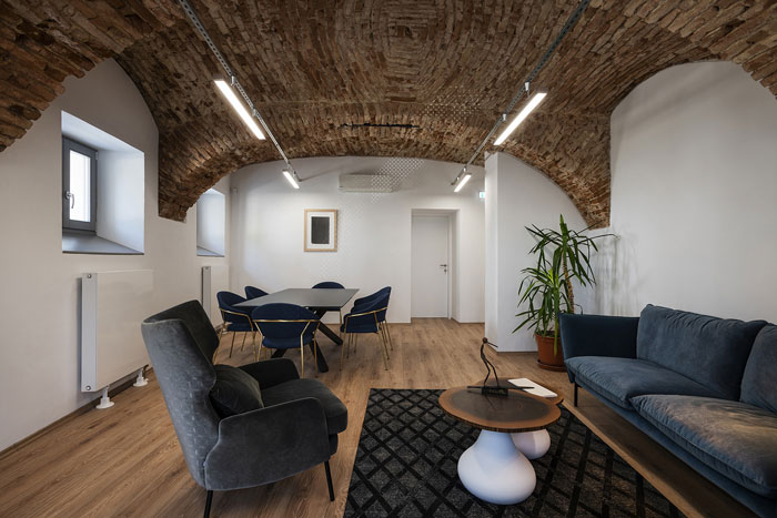 舊廠房辦公室洽談室裝修設(shè)計(jì)效果圖