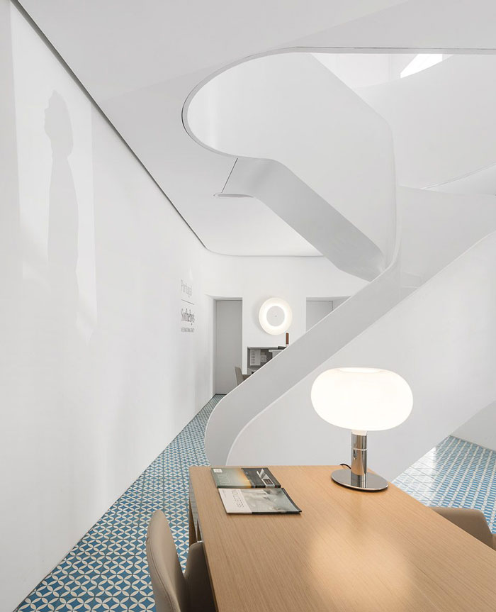 兩層辦公室進(jìn)門區(qū)裝修設(shè)計(jì)效果圖