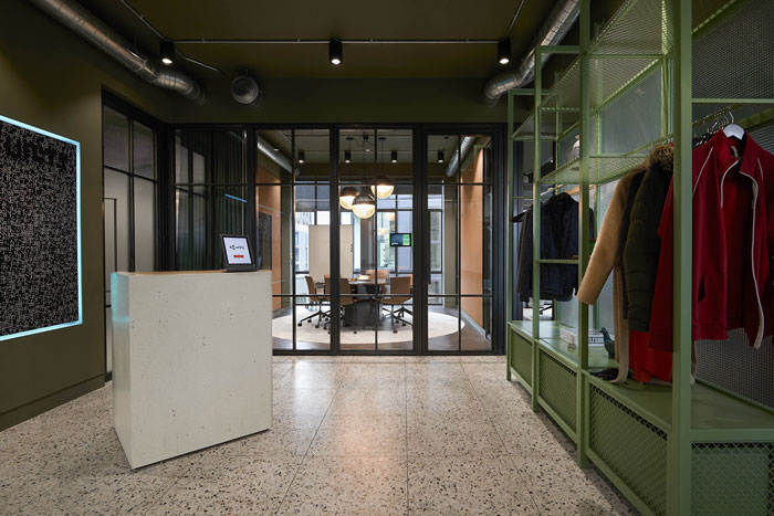 軟件公司辦公室前臺(tái)設(shè)計(jì)效果圖