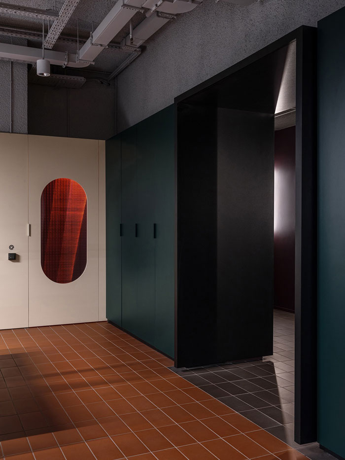 極簡主義辦公室進(jìn)門區(qū)裝修設(shè)計效果圖