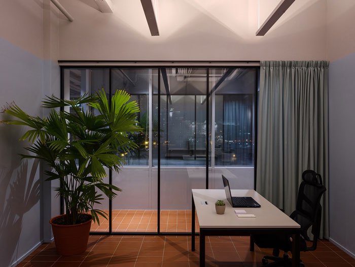 極簡主義總經(jīng)理辦公室裝修設(shè)計效果圖