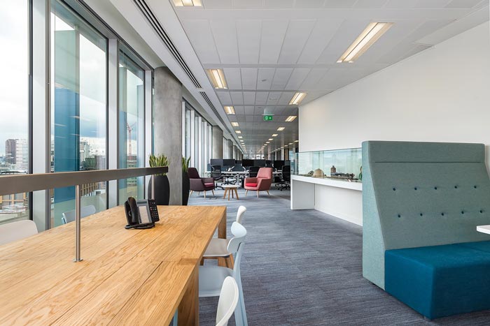 投資集團辦公室辦公區(qū)裝修設(shè)計效果圖