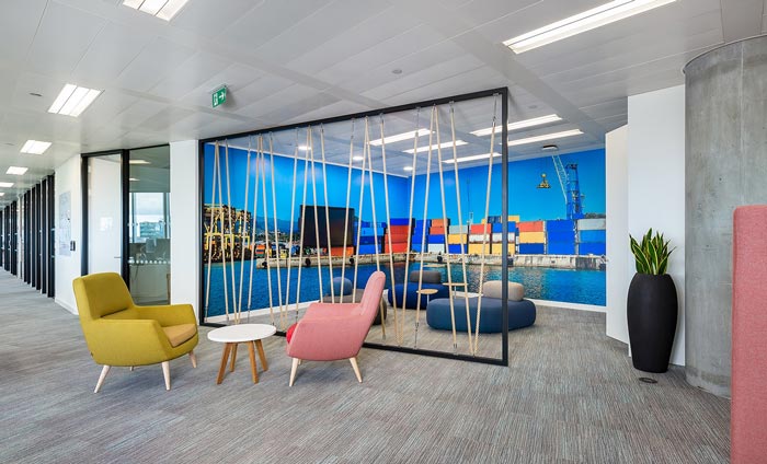 投資集團辦公室洽談區(qū)裝修設(shè)計效果圖