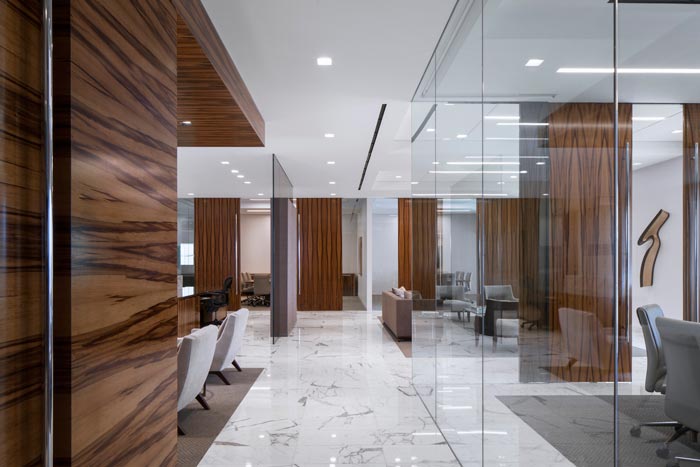 金融服務(wù)公司辦公室過(guò)道裝修設(shè)計(jì)效果圖