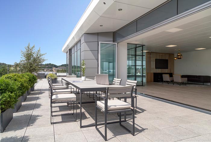 夾層樓辦公室開放區(qū)裝修設(shè)計效果圖