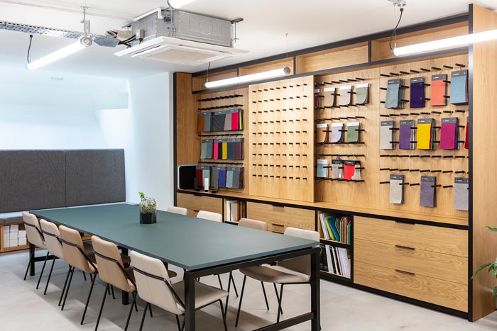 兩層辦公室匯報區(qū)裝修設(shè)計效果效果圖