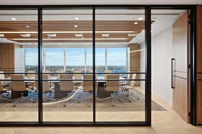 金融控股辦公室會(huì)議室裝修設(shè)計(jì)效果圖