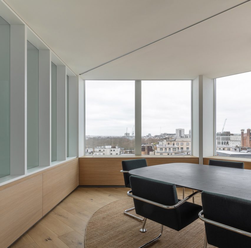 辦公室會(huì)議區(qū)