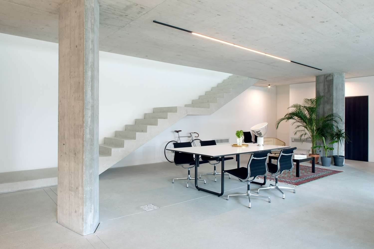 辦公區(qū)域?qū)嵟膱D